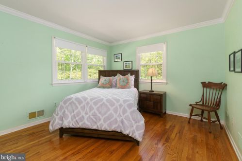 11 Kean Ct, Princeton NJ 08540-9511 exterior