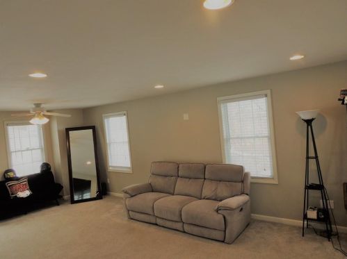 215 Roberts St, Woonsocket, RI 02895-5420