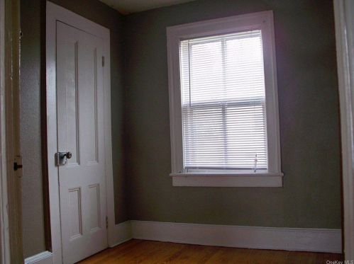 8 Roberts St, Middletown NY 10940-5008 exterior