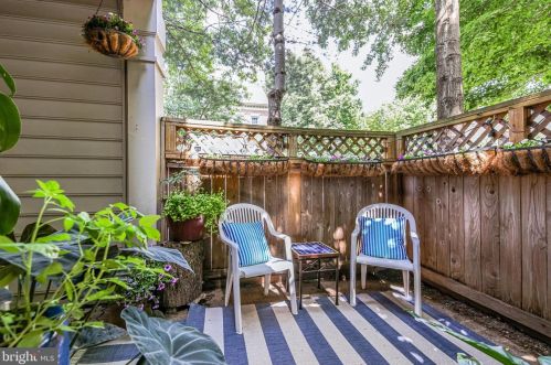 4656 Lambert Dr, Alexandria VA 22311-4942 exterior