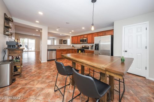 8446 Ramona Madera Ln, Tucson AZ  85747-5711 exterior