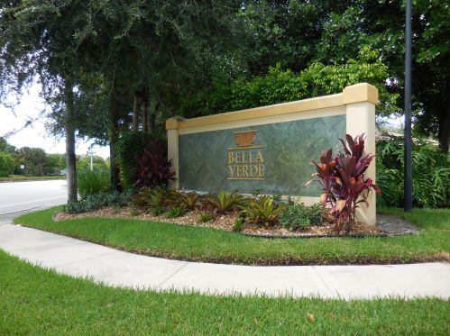 6450 Bella Cir, Boynton Beach FL 33437-5568 exterior
