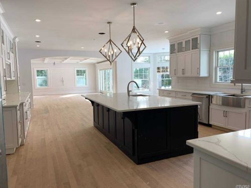 4 Capel Dr, Huntington Station NY 11746-5803 exterior