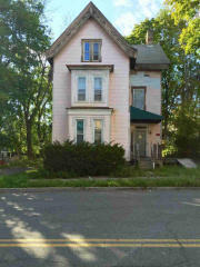 18 Clinton St, Poughkeepsie, NY 12601-2505