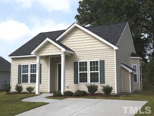 2406 King Malcolm Ln, Zebulon, NC 27597-6737