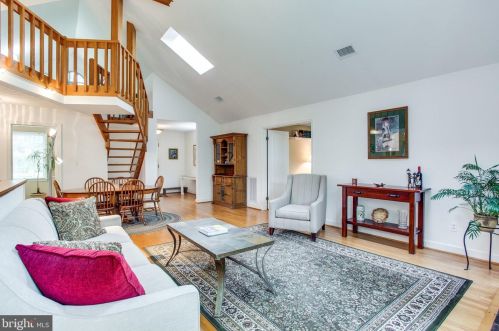 4 Argyle St, Rockville MD 20850-4417 exterior