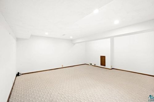 1929 Tyrol St, Duluth MN 55811-5333 exterior