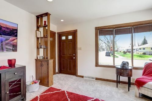 9438 Montana Ave, Milwaukee WI 53227-3324 exterior