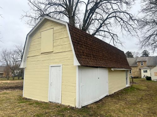 2340 90 St, Sturtevant WI 53177-1932 exterior