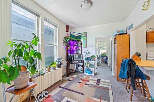 1725 1 St, Duluth MN 55806-2144 exterior