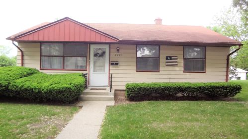 3227 67, Milwaukee WI 53214-1764 exterior