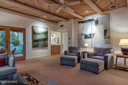 5300 Hacienda Del Sol Rd, Tucson AZ 85718-6054 exterior