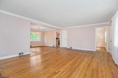 25 Knollwood Rd, Whippany NJ  07981-1820 exterior