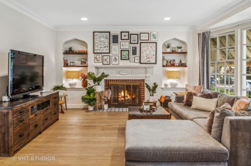 5102 Marmora Ave, Chicago, IL 60630-1911