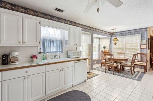 1918 Walden Park Dr, Lithonia GA 30078-3474 exterior