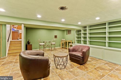 906 Belgrade Rd, Silver Spring MD 20902-3248 exterior