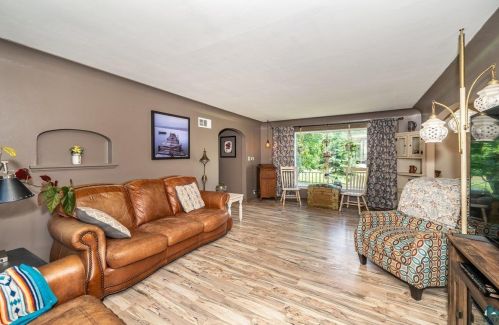 5740 Old Miller Trunk Hwy, Duluth MN 55811-1222 exterior