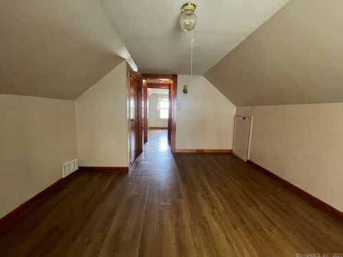 229 Alexander Rd, New Britain CT 06053-1047 exterior