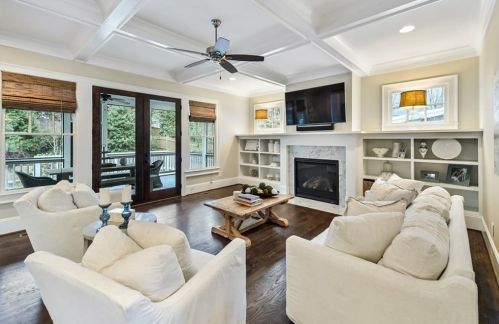 4064 Chippewa Pl, Atlanta GA 30319-1522 exterior