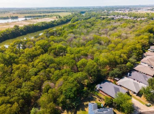 6928 Bay City Bnd, Austin, TX 78725-2936