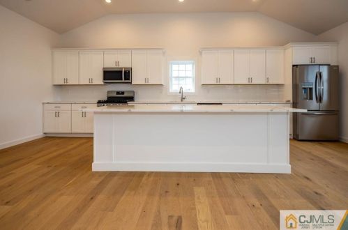 20 Kenmore Rd, Edison NJ 08817-4044 exterior