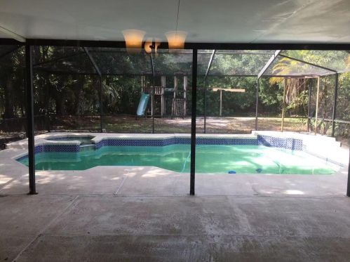 11102 Clayridge Dr, Tampa, FL 33635-1547