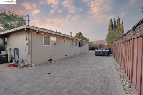 3978 Mulberry Dr, Concord CA 94519-1216 exterior