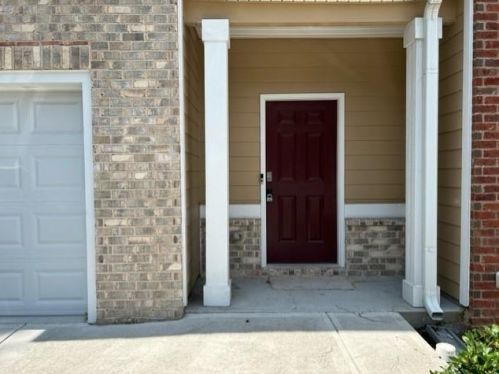 6904 Rogers Pt, Lithonia GA  30058-7056 exterior