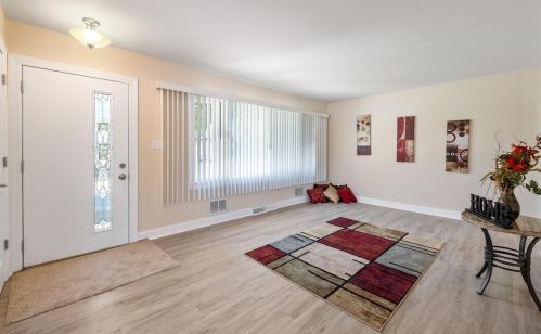 9307 Melvina St, Milwaukee, WI 53222-2536