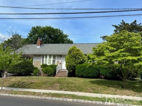 231 Adams St, Piscataway, NJ 08854-3135