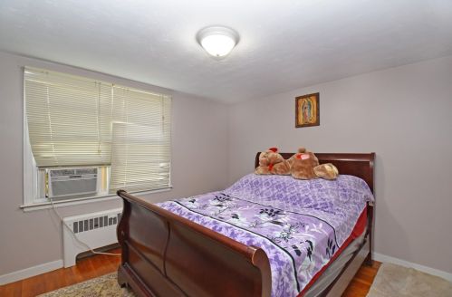 173 Millbrook St, Worcester MA 01606-2801 exterior