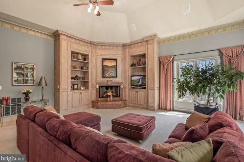 11300 Glen Rd, Rockville MD 20854-1849 exterior