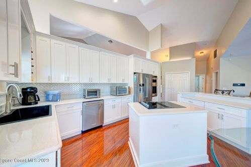 2006 Sykes Crk Dr, Merritt Island FL 32953-3065 exterior