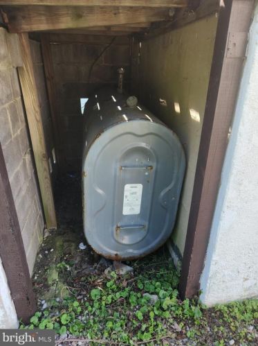 475 Lincoln Dr, Glen Burnie MD 21060-8705 exterior