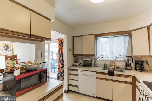 64 Liborio Ln, New Castle DE 19720-4651 exterior