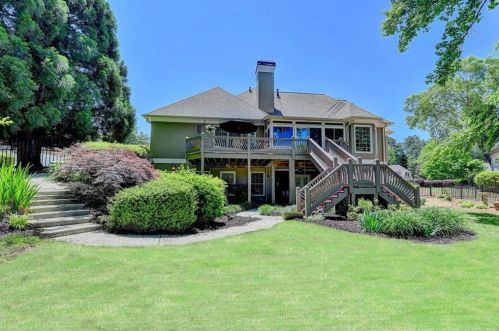 7590 Wentworth Dr, Duluth GA 30097-1607 exterior