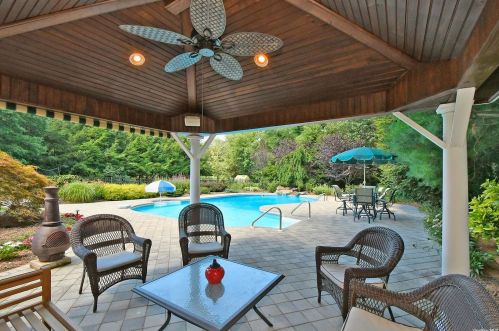 29 Kendrick Ln, Huntington Station NY 11746-7829 exterior