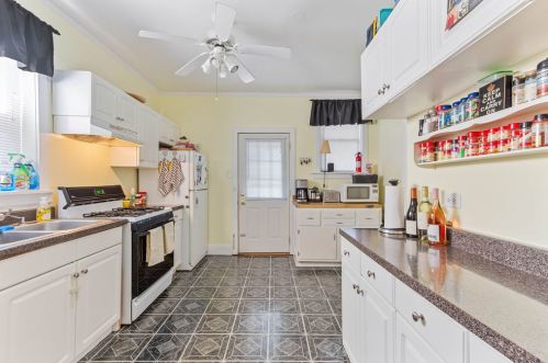 2235 Morse Ave, Chicago IL 60645-2932 exterior