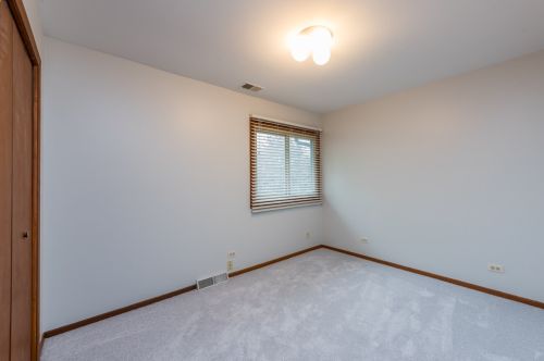 4825 Crst Ct, Waukegan IL 60087-1863 exterior