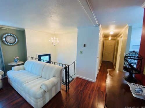 46 Wall St, Wallingford CT 06492-4708 exterior