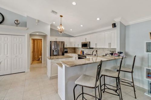 1115 Jardin Dr, Naples FL 34104-6616 exterior