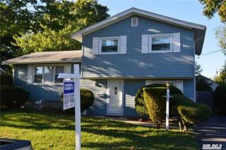 209 Dickman St, Pine Air, NY 11717-5003