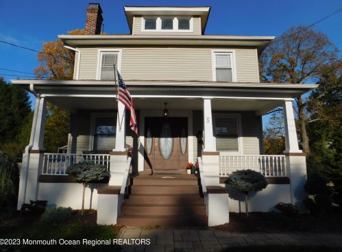 5 Bennett St, East Freehold NJ 07728-2216 exterior