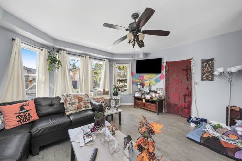 7235 Washtenaw Ave, Chicago IL  60645-1435 exterior