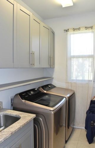 2929 10 Ave, Naples FL 34120-0051 exterior