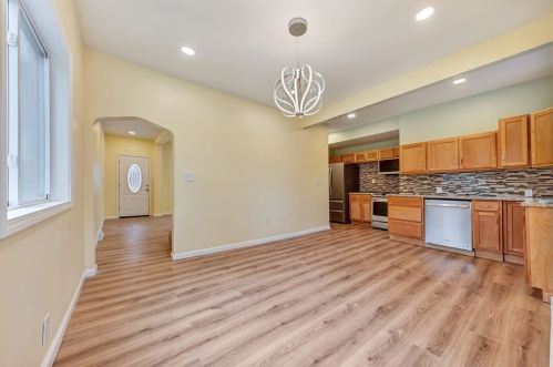 2136 Plainview Ave, Pittsburgh PA  15226-1546 exterior