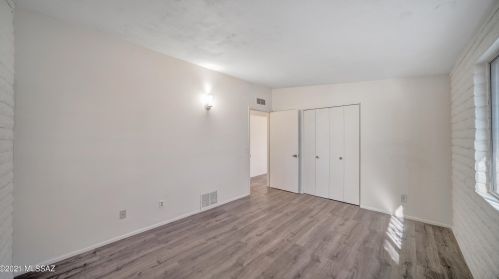 726 Abrego Dr, Green Valley AZ 85614-1504 exterior