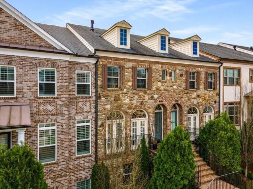 3639 Brookleigh Ln, Atlanta, GA 30319-2206