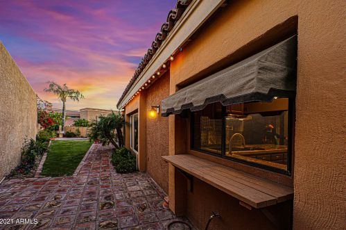 10843 11th St, Phoenix AZ 85020-5836 exterior