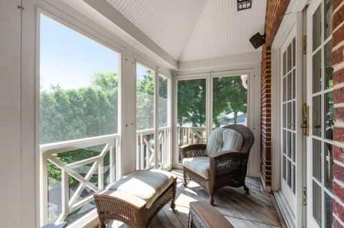 523 Carlisle Ave, Milwaukee WI 53217-4831 exterior